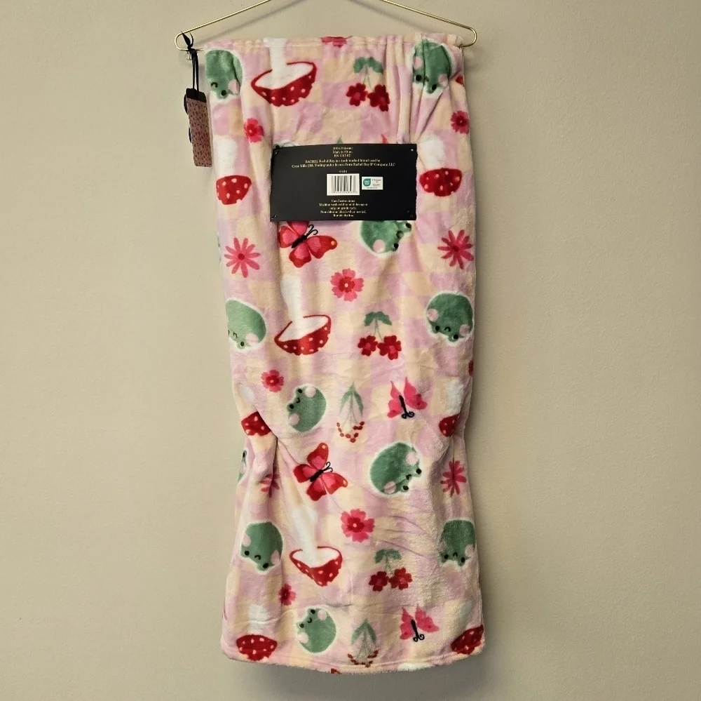 Rachel Roy Frog Mushroom Oversized Plush Throw Blanket Pink Green